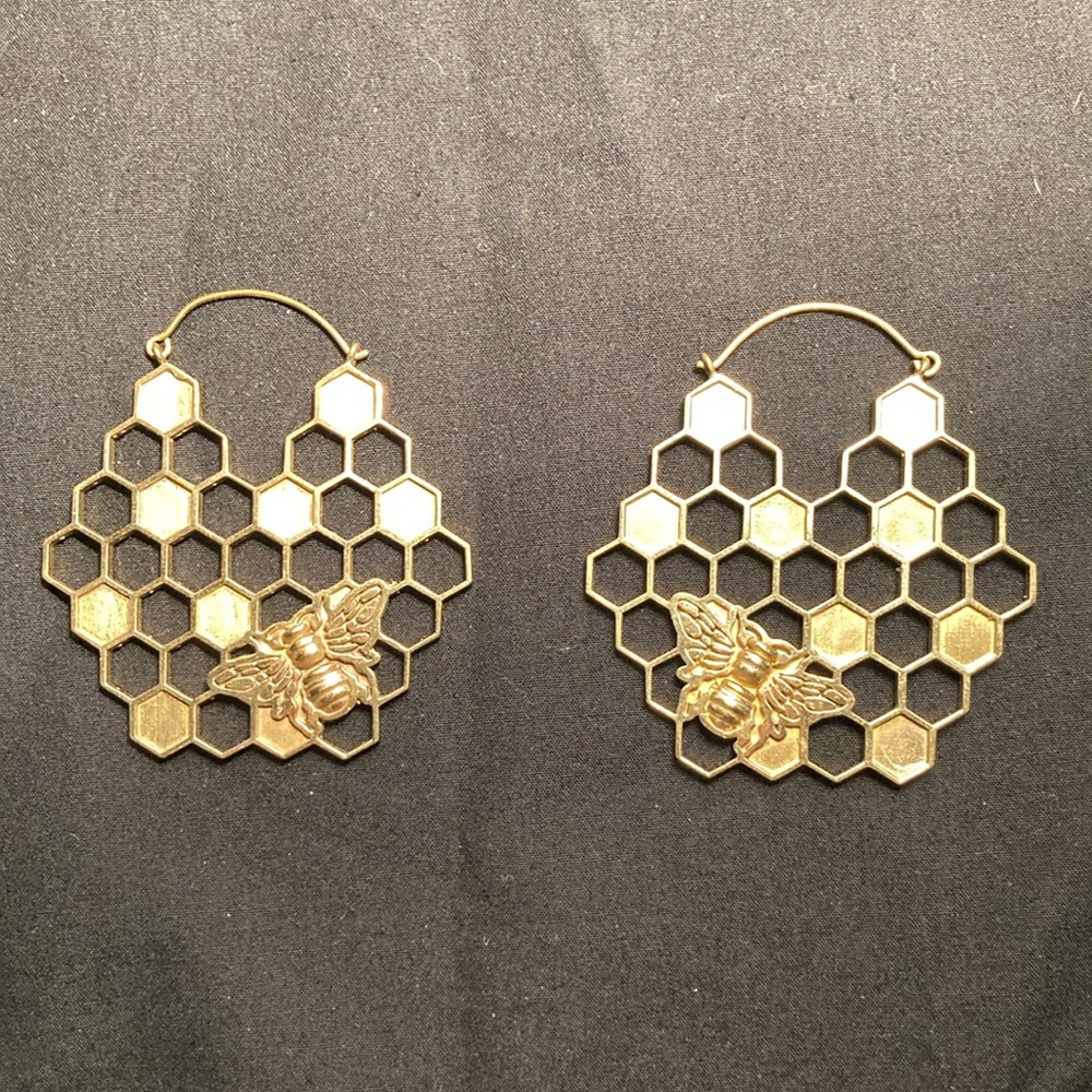 Vintage Honeycomb Bee Earrings